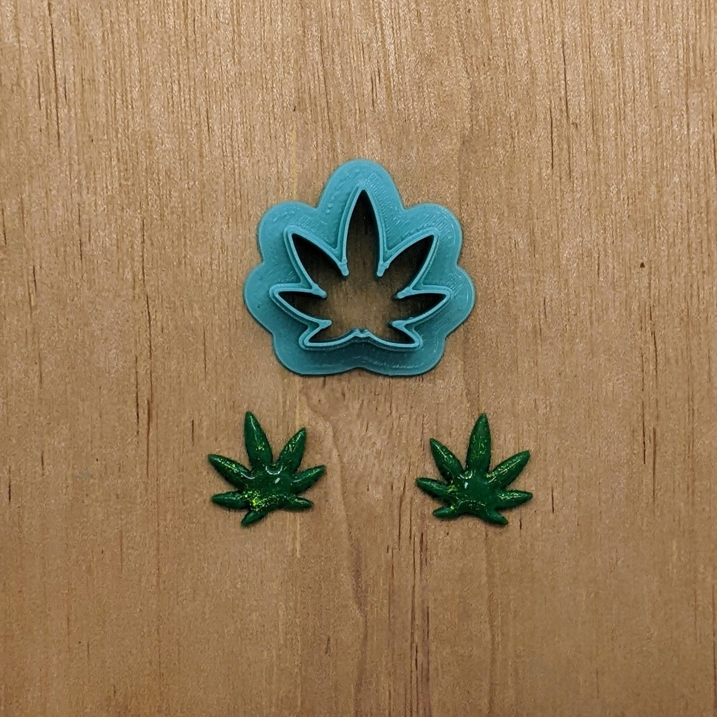 Cannabis Leaf Cookie Cutter Ideal for Cookies, Ceramics, Pottery, Polymer Clay, & Fondant | Style B