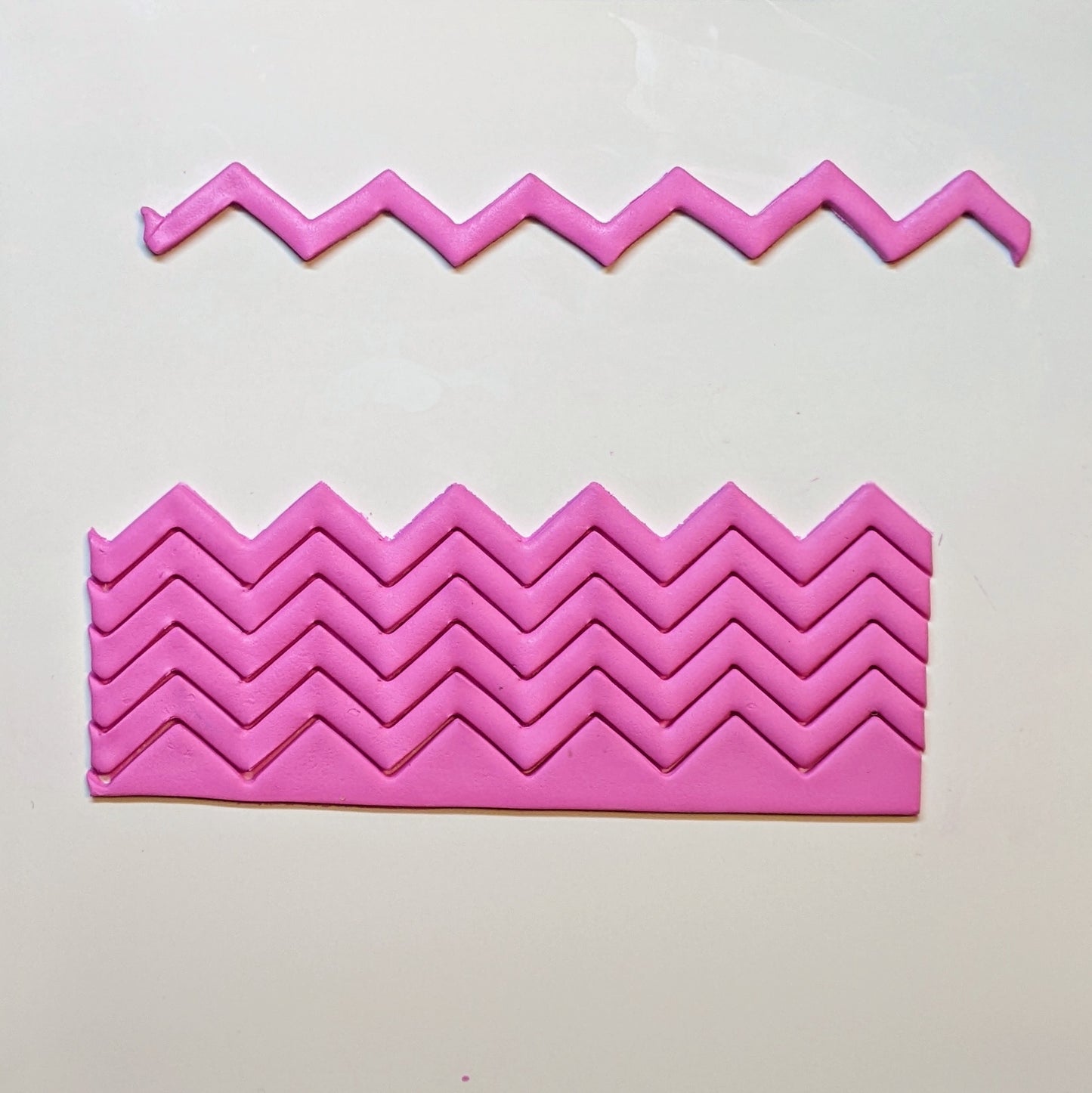 Zig-Zag Lines Cutter: Ideal for Cookies, Ceramics, Pottery, Polymer Clay, Fondant & More