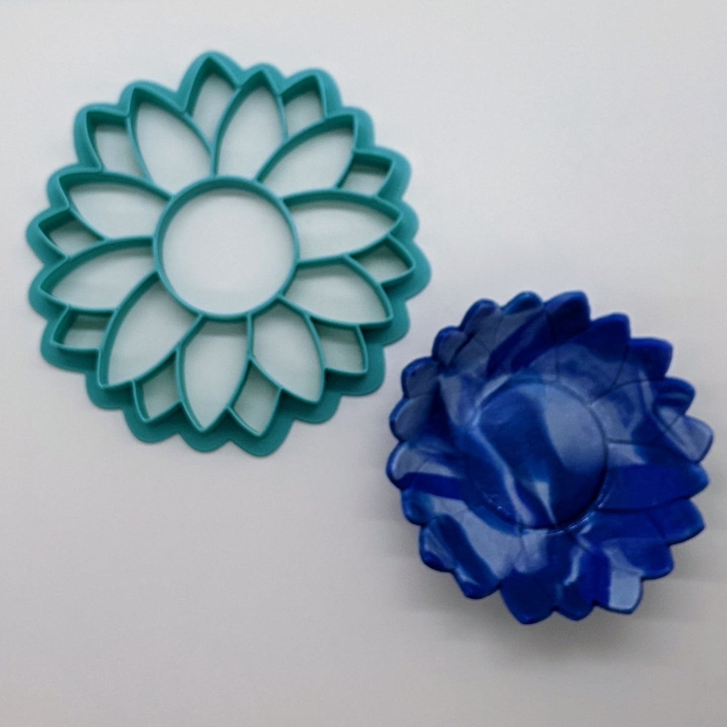 Sunflower Cookie Cutter - Ideal for Cookies, Ceramics, Pottery, Polymer Clay, Fondant & More