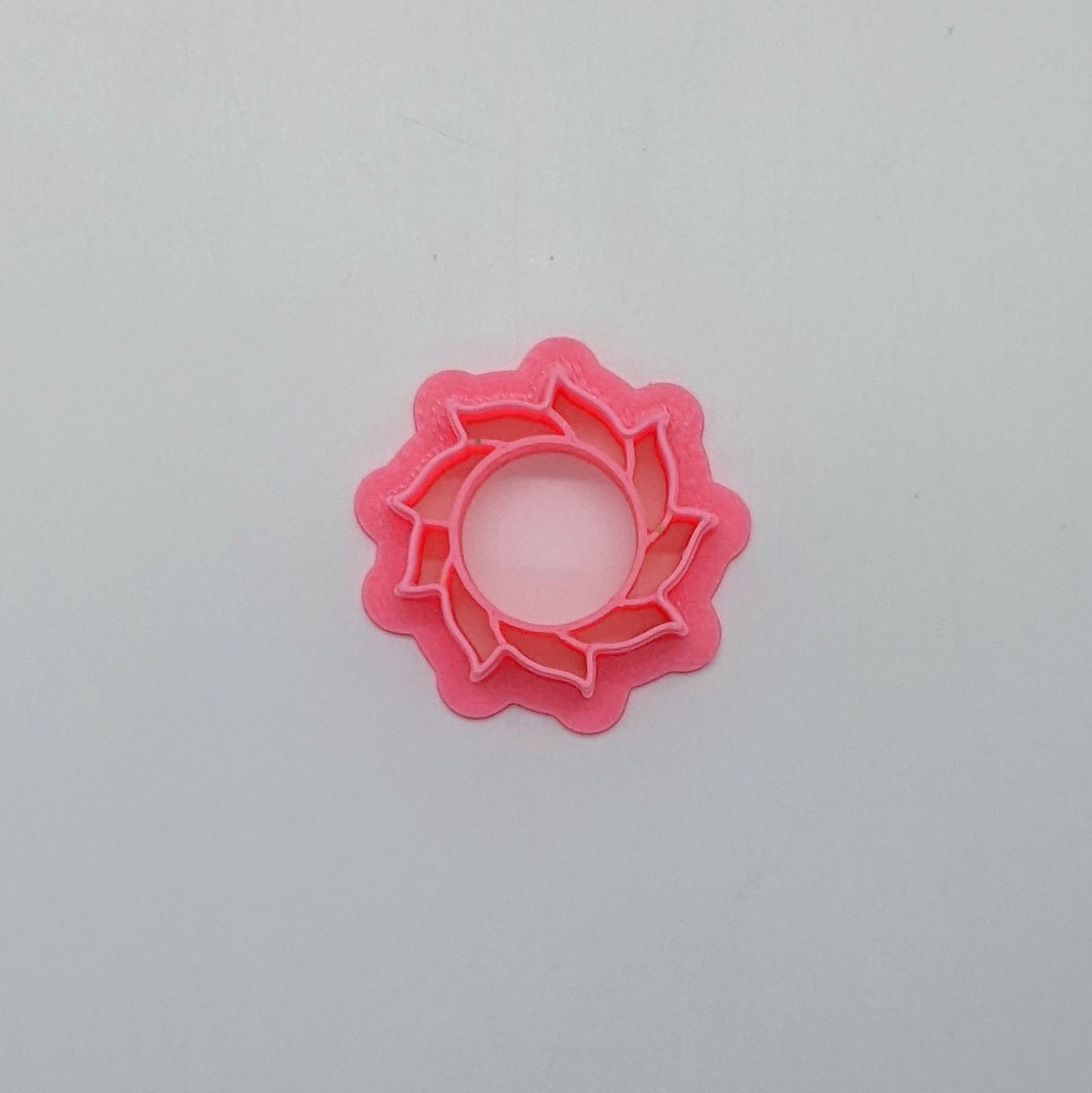 Twirling Sun Star Cookie Cutter: Versatile Tool for Cookies, Ceramics, Pottery, Fondant, and More