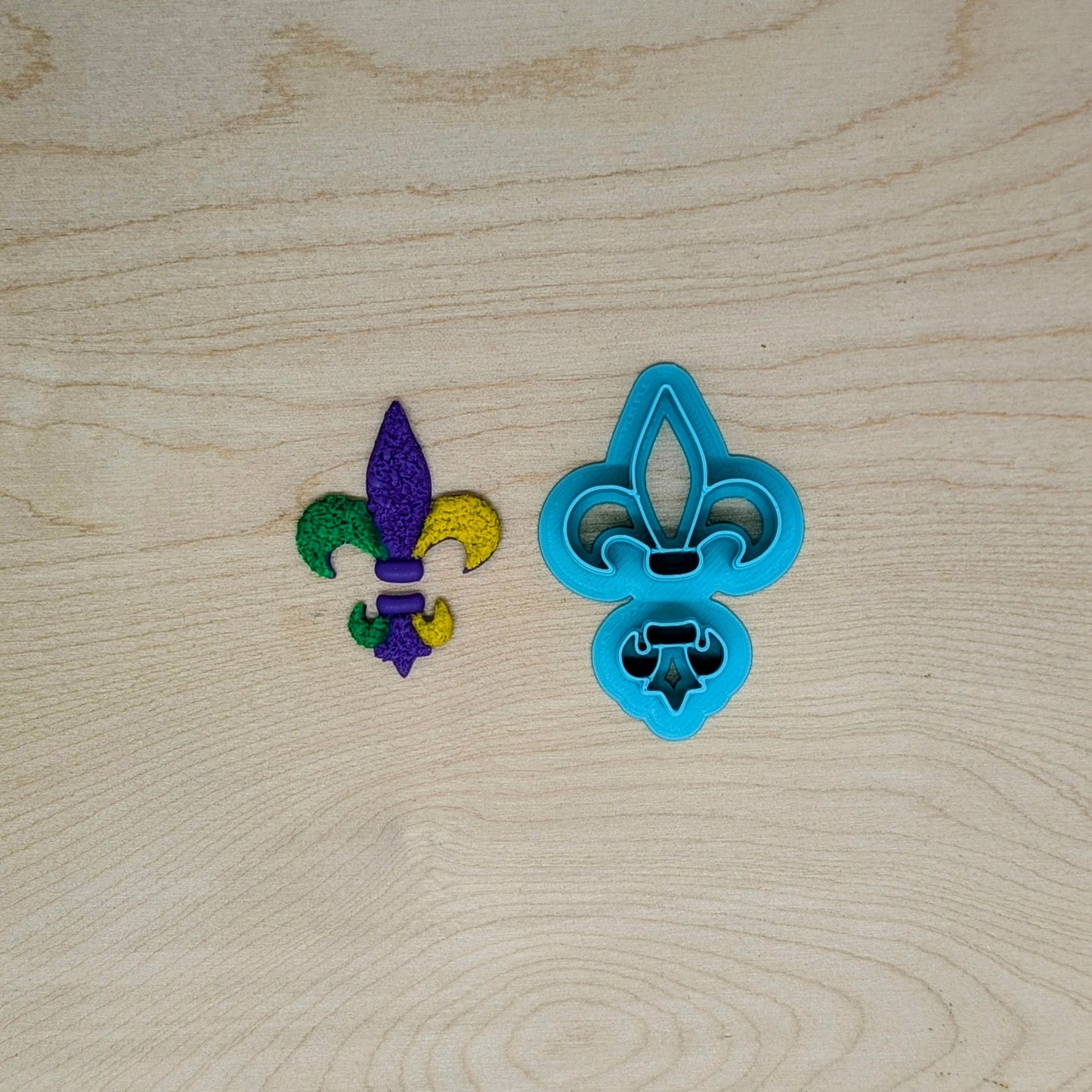 Fleur De Lis 2-Piece All-in-One Cutter: Idea for Fondant, Ceramics, Pottery & Polymer Clay Earrings